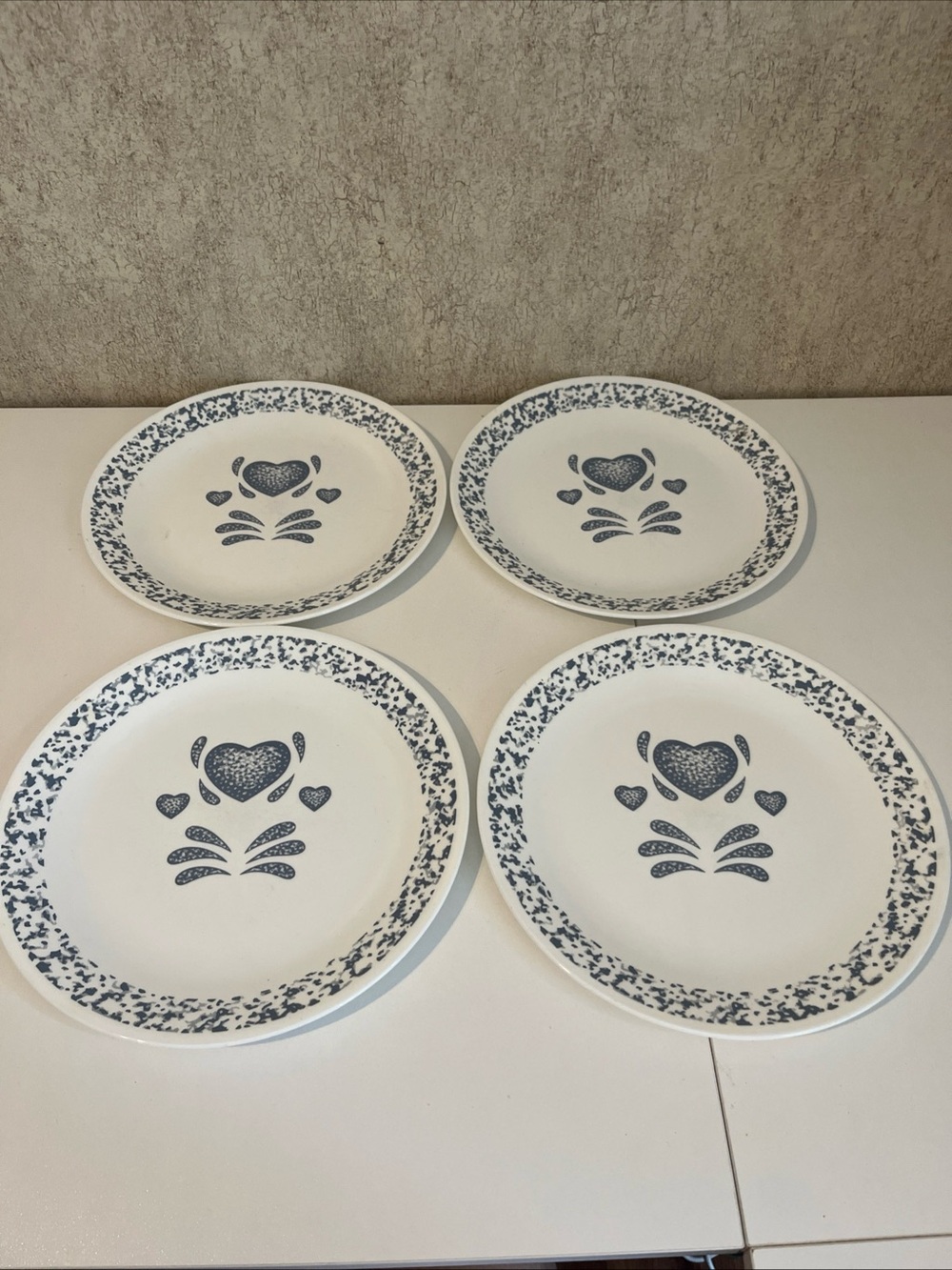 Vintage Corelle Blue Hearts Sponge Can’t Use Dinner Plate 10.25” Set of 4 Plates